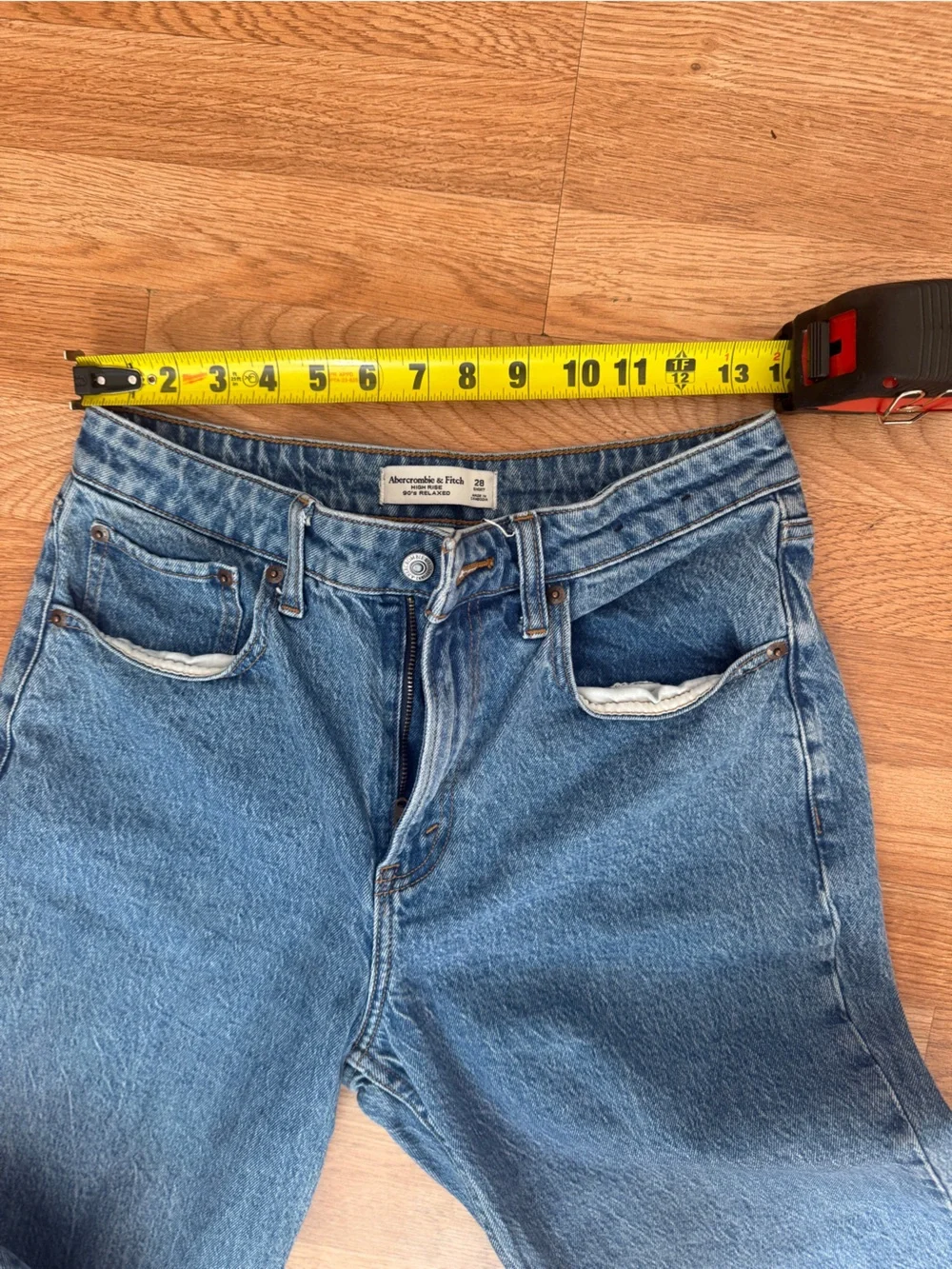 Abercrombie & Fitch High-Rise 90’s relaxed Curve love Size 28 Short